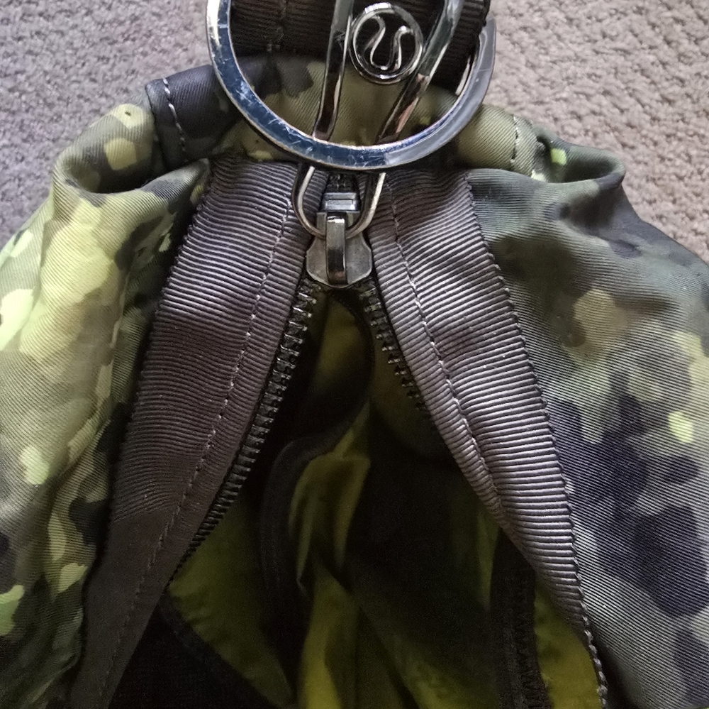 🥰24hr Sale🥰Lululemon bag - Picture 6 of 11